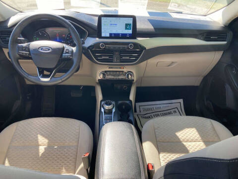 2022 Ford Escape Hybrid SE