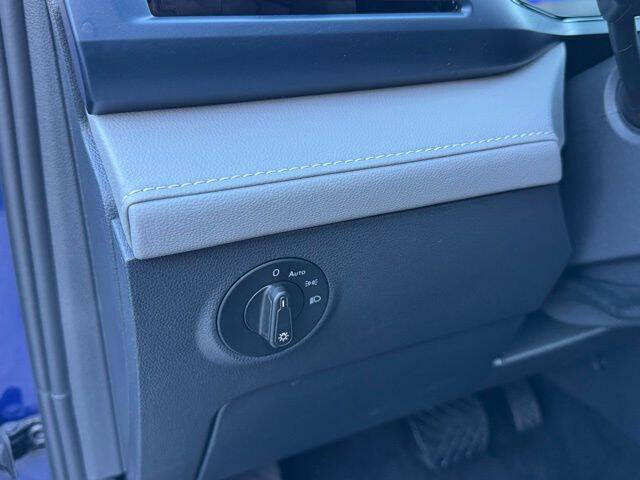 2024 Volkswagen Taos SE 4Motion