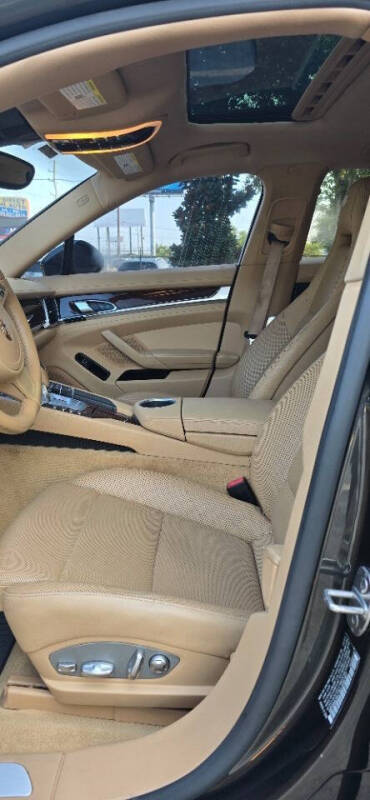 2014 Porsche Panamera 4