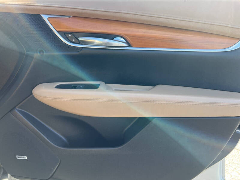 2017 Cadillac XT5 Platinum