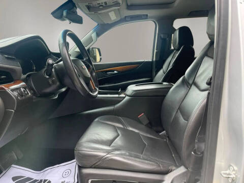 2018 Cadillac Escalade Luxury
