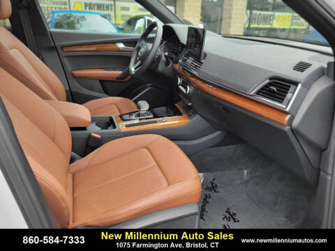 2025 Audi Q5 quattro Premium 40 TFSI