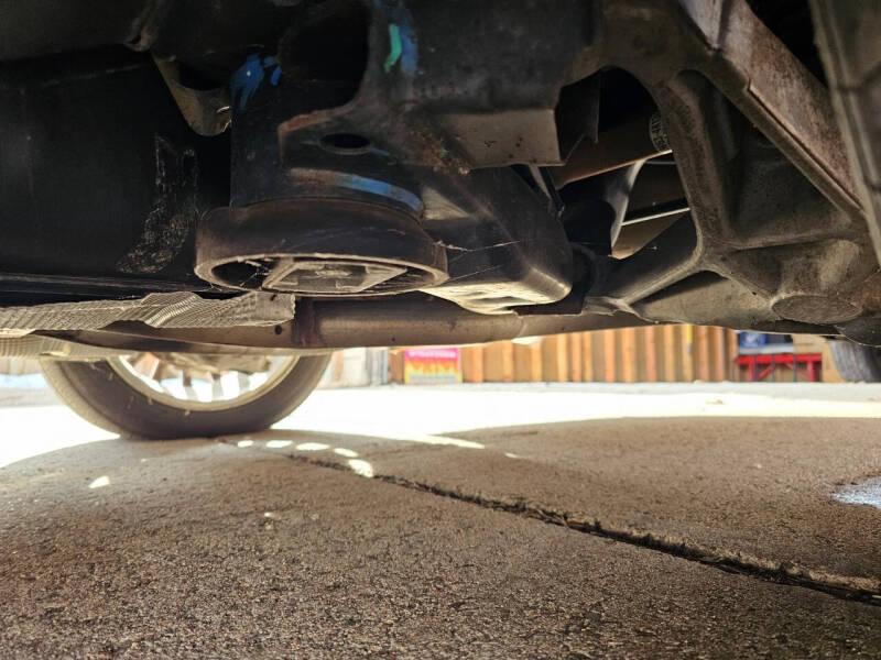 2005 Ford Thunderbird Deluxe