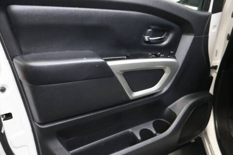 2022 Nissan Titan SV