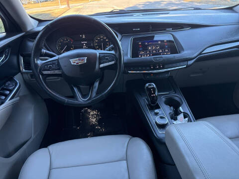 2021 Cadillac XT4 Premium Luxury