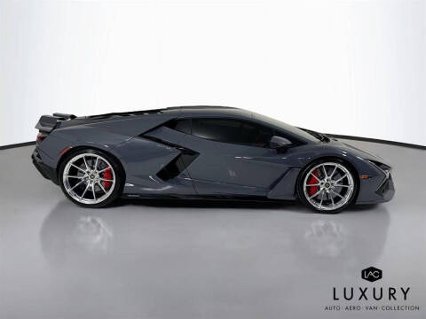 2024 Lamborghini Revuelto