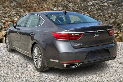 2017 Kia Cadenza Technology