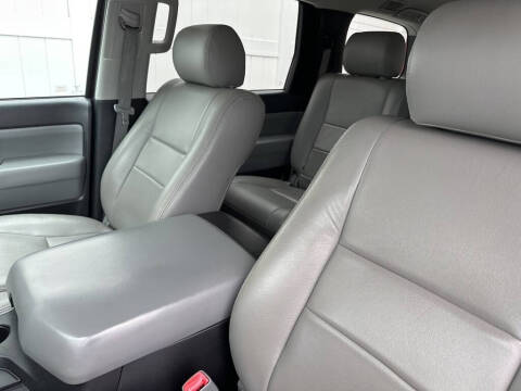 2016 Toyota Sequoia SR5