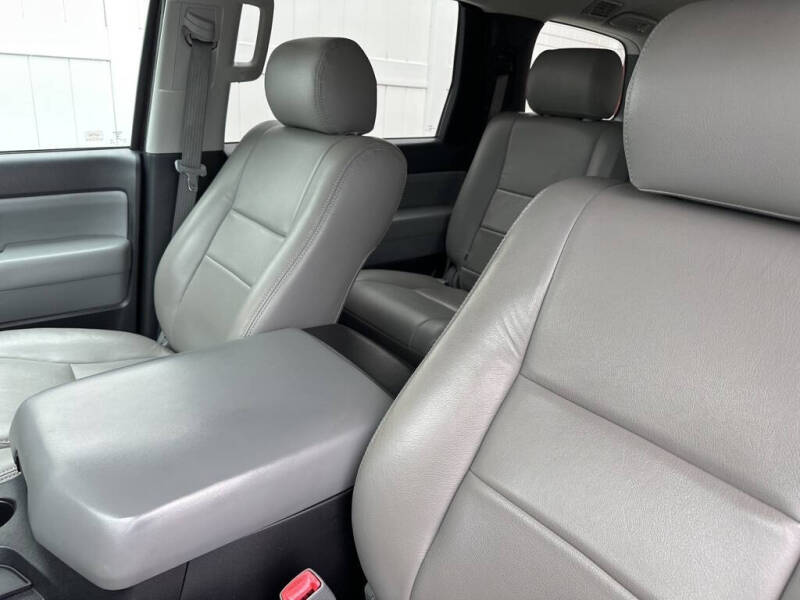 2016 Toyota Sequoia SR5