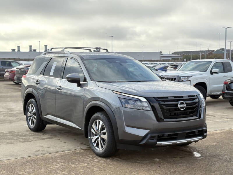 2025 Nissan Pathfinder SL
