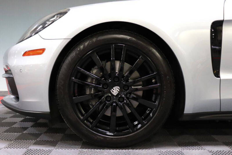 2019 Porsche Panamera 4