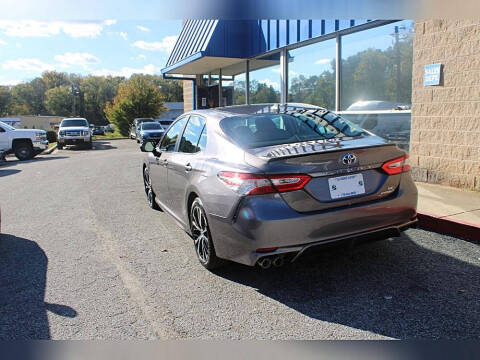 2020 Toyota Camry Hybrid SE