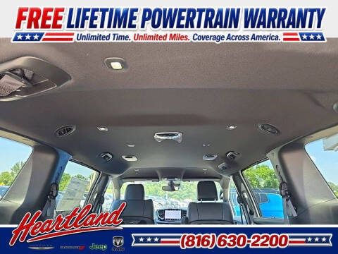 2027 Chrysler Pacifica Select