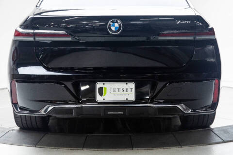 2023 BMW 7 Series 740i