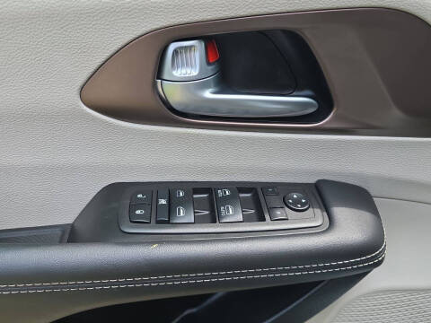 2024 Chrysler Voyager LX