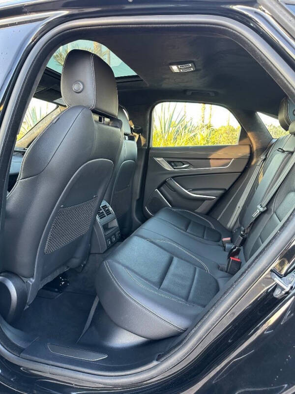 2024 Jaguar XF P250 R-Dynamic SE