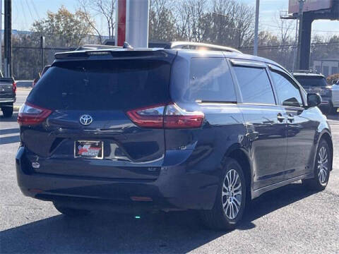 2020 Toyota Sienna XLE Premium 8-Passenger