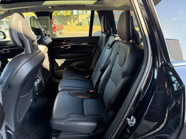 2016 Volvo XC90 T6 Momentum