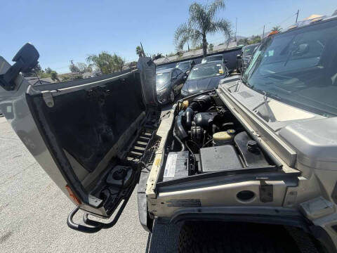 2005 HUMMER H2