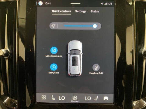 2025 Volvo XC60 B5 Plus Dark Theme