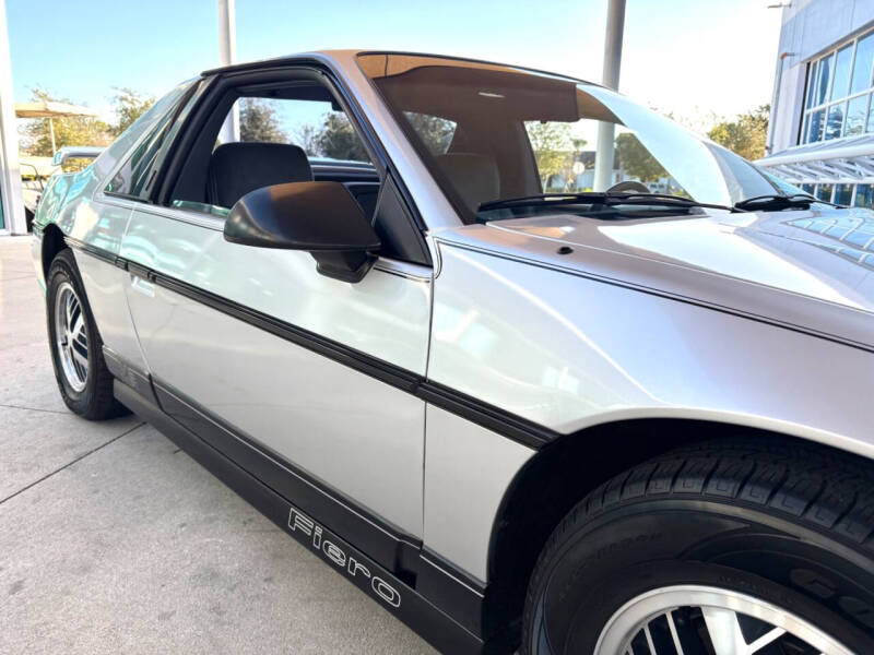 1987 Pontiac Fiero SE
