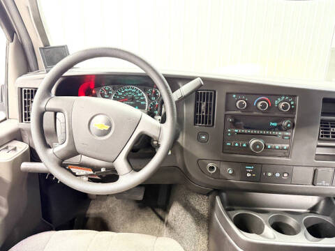 2017 Chevrolet Express LT 2500