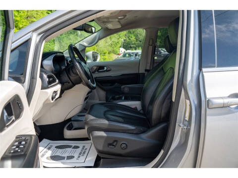 2020 Chrysler Pacifica Touring L
