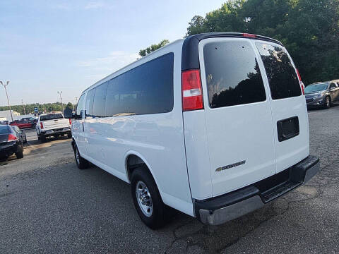 2025 Chevrolet Express LT 3500