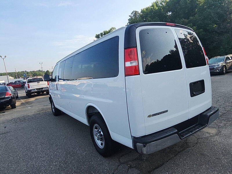 2025 Chevrolet Express LT 3500