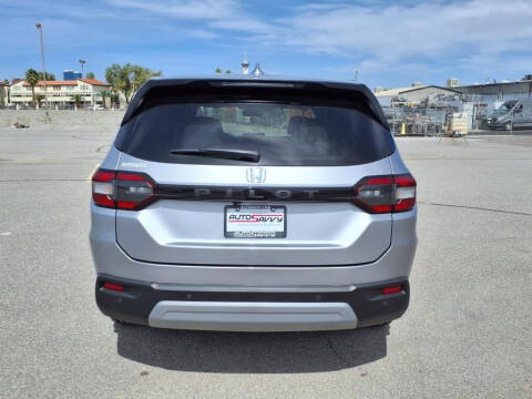 2023 Honda Pilot EX-L w/Rear Captain's Chairs