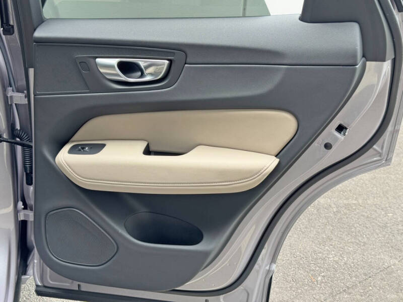 2026 Volvo XC60 B5 Core