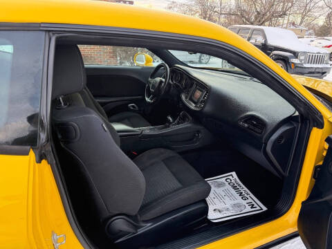 2017 Dodge Challenger SXT