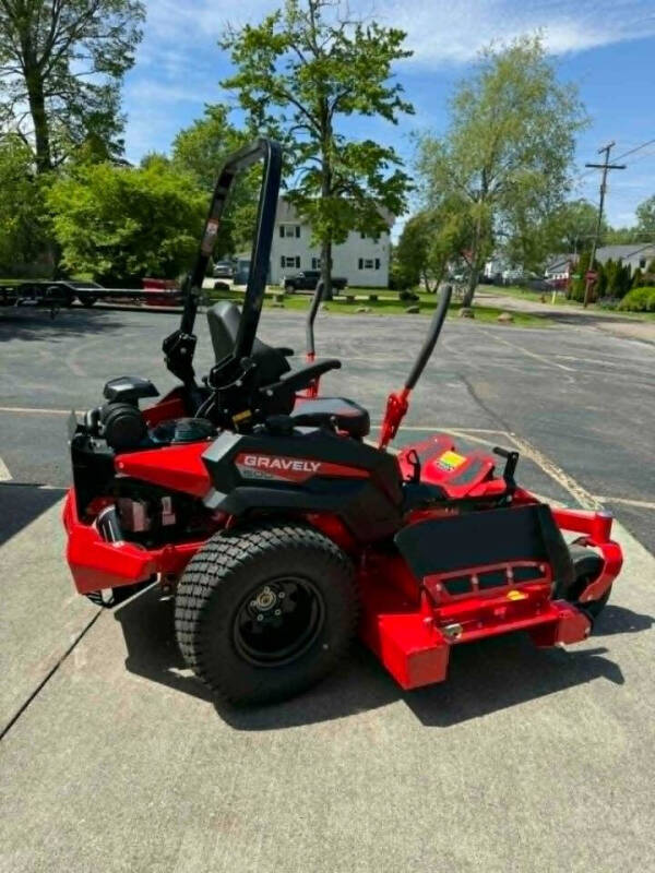 2026 Gravely PRO TURN 572 72"