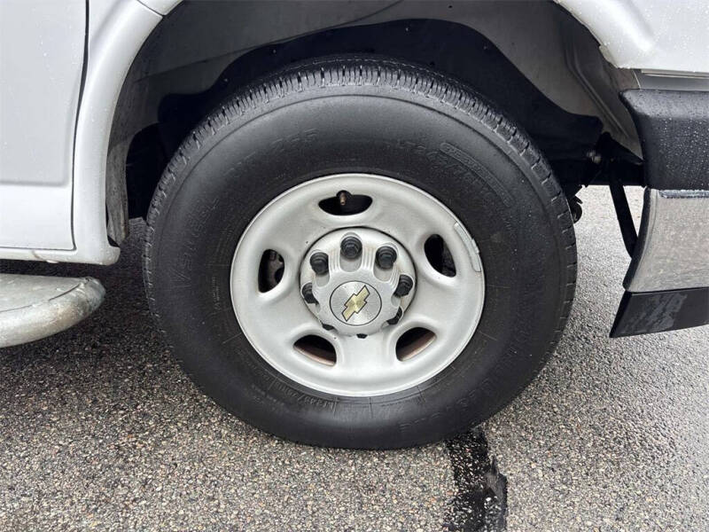 2024 Chevrolet Express 2500