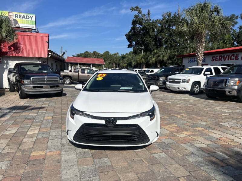 2025 Toyota Corolla LE's photo