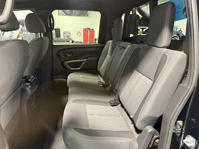 2024 Nissan Titan SV