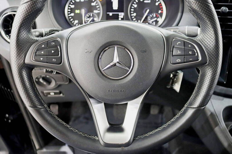 2023 Mercedes-Benz Metris Passenger