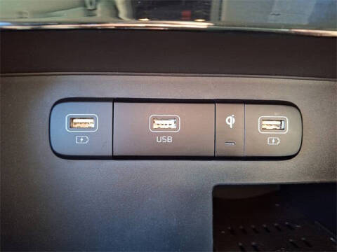 2024 Kia Carnival SX