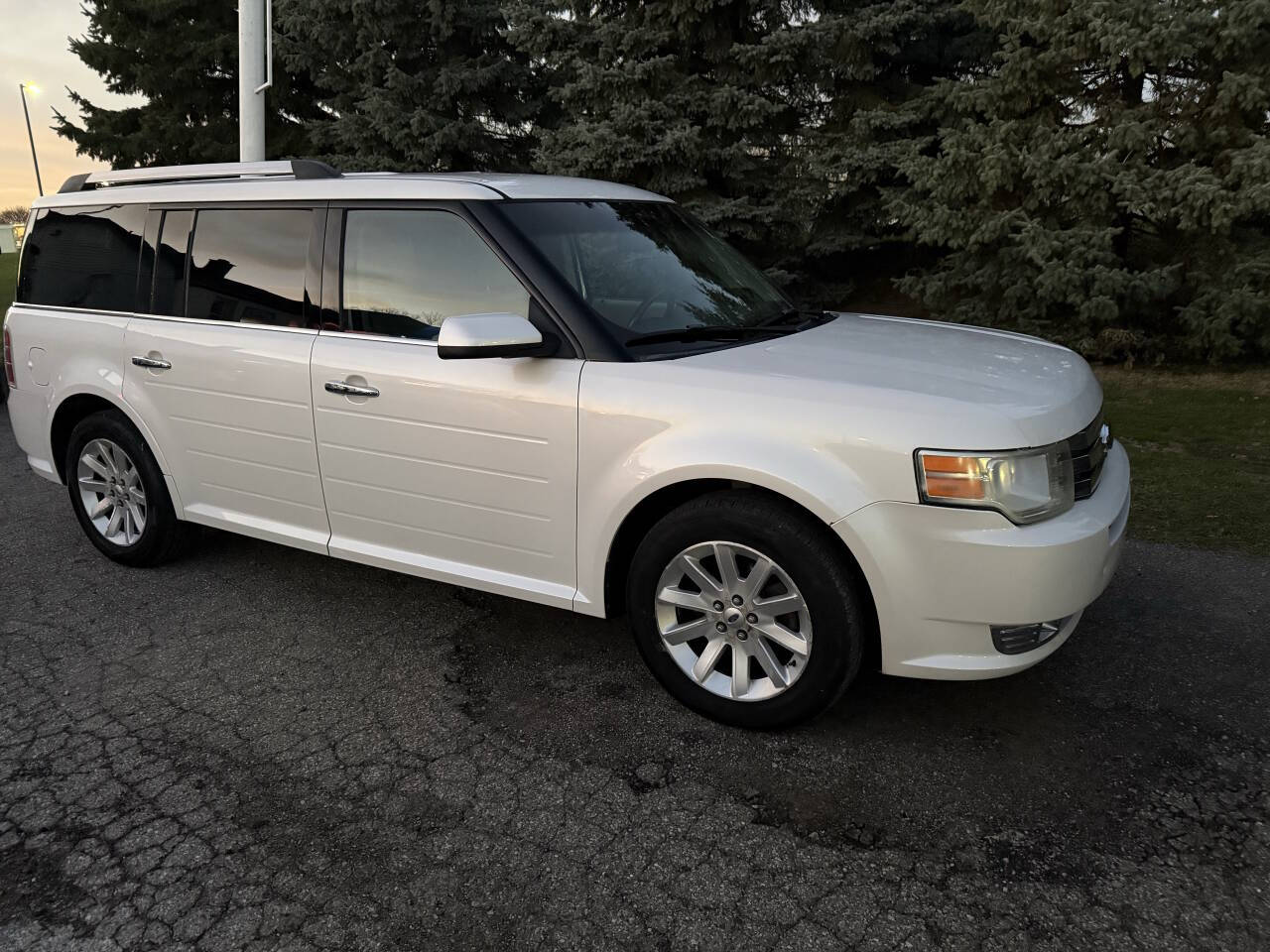 White 2009 Ford Flex SEL SEL Crossover 4dr 2