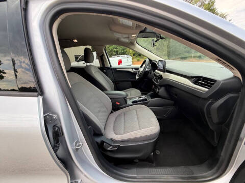 2020 Ford Escape SE