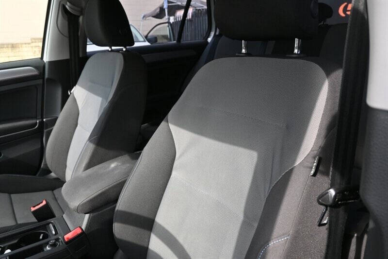 2016 Volkswagen e-Golf SE