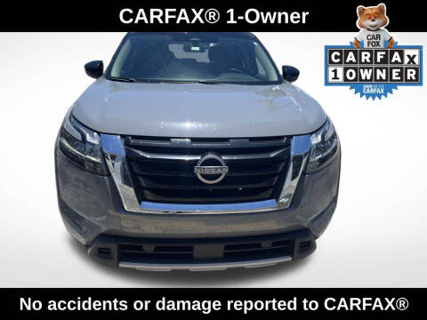 2024 Nissan Pathfinder SL