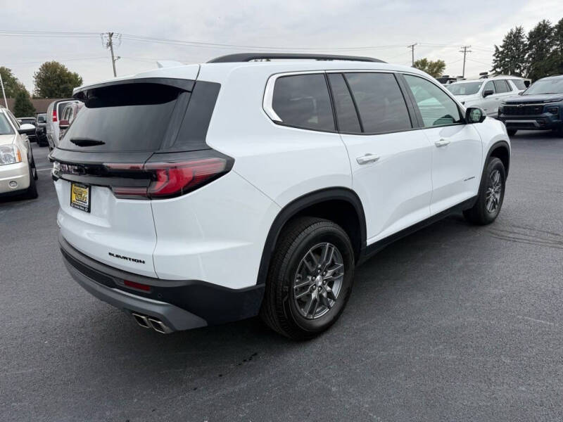 2025 GMC Acadia Elevation