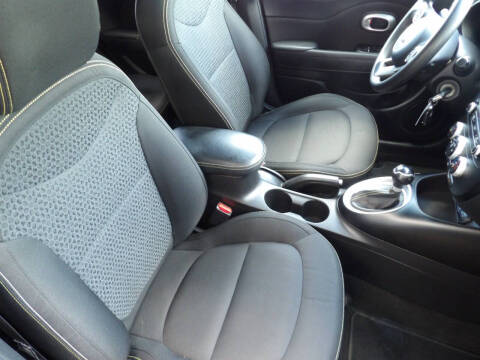 2016 Kia Soul +