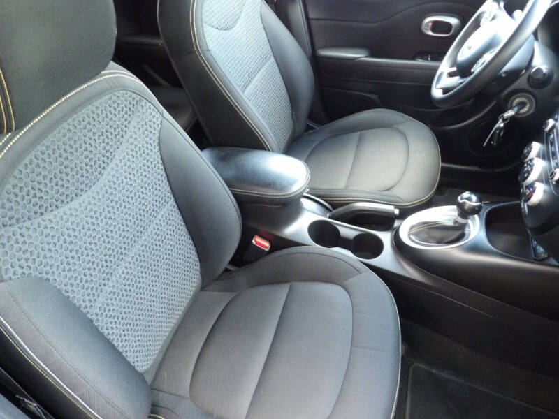 2016 Kia Soul +