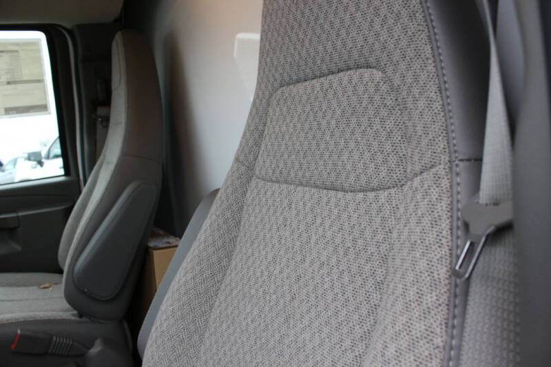 2025 Chevrolet Express 3500