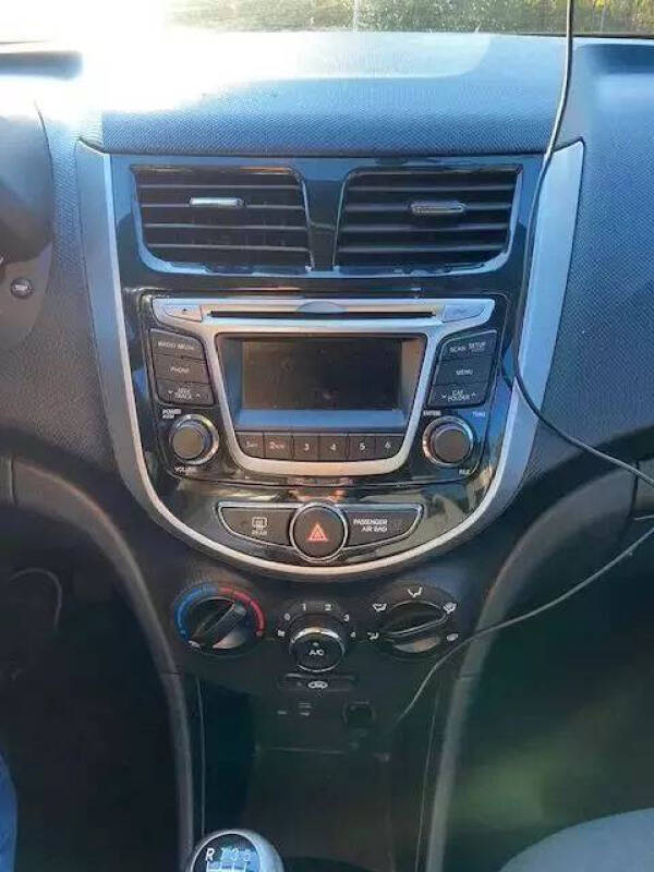 2014 Hyundai Accent SE