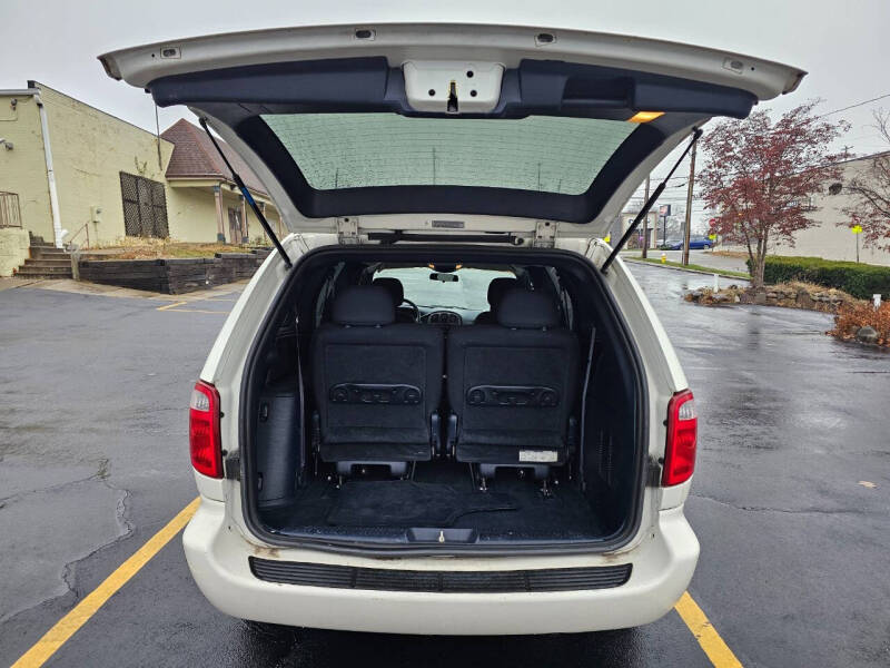 2002 Dodge Grand Caravan Sport photo 38