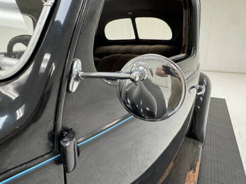 1937 Ford Deluxe