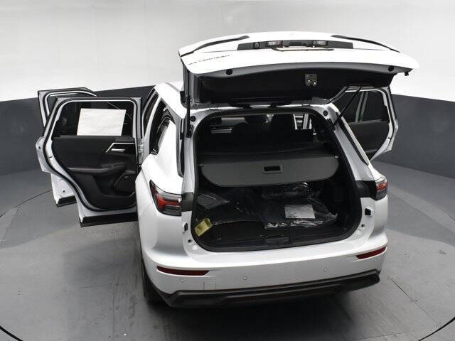 2026 Mitsubishi Outlander ES